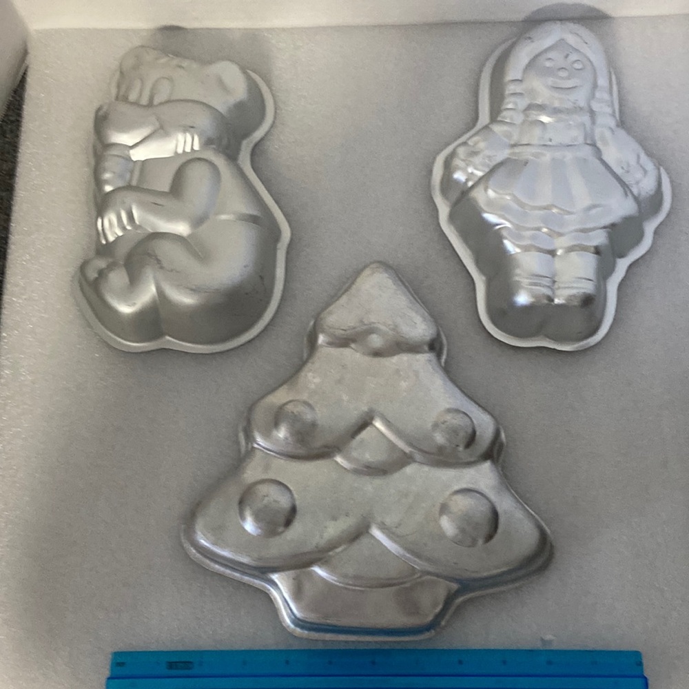 Set of 3 Cake Pans